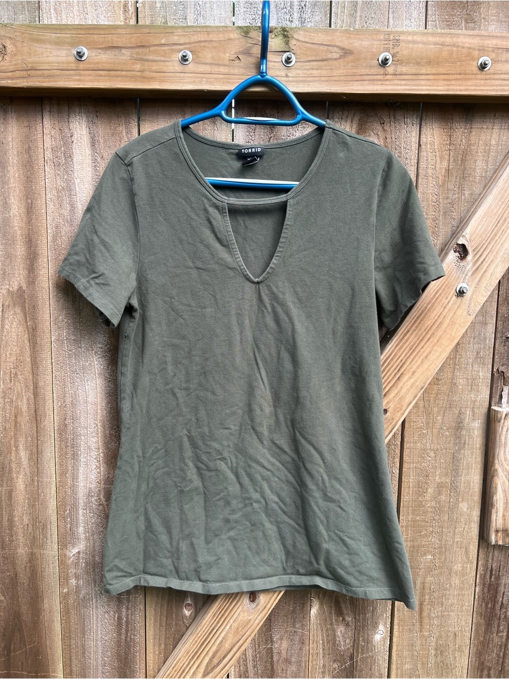 Torrid x1 Olive Keyhole Short Sleeve shirt